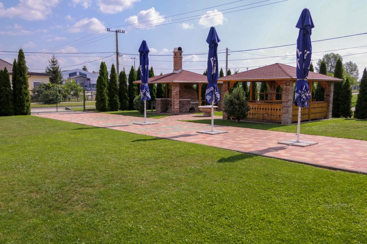 Hbh Bajor Sörház, étterem és Panzió Couette-café 2*
