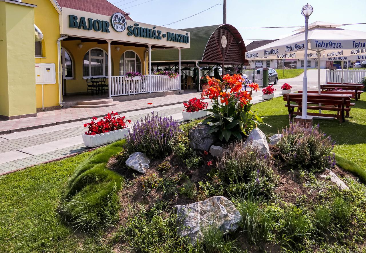 Hbh Bajor Sörház, étterem és Panzió Couette-café Kazincbarcika